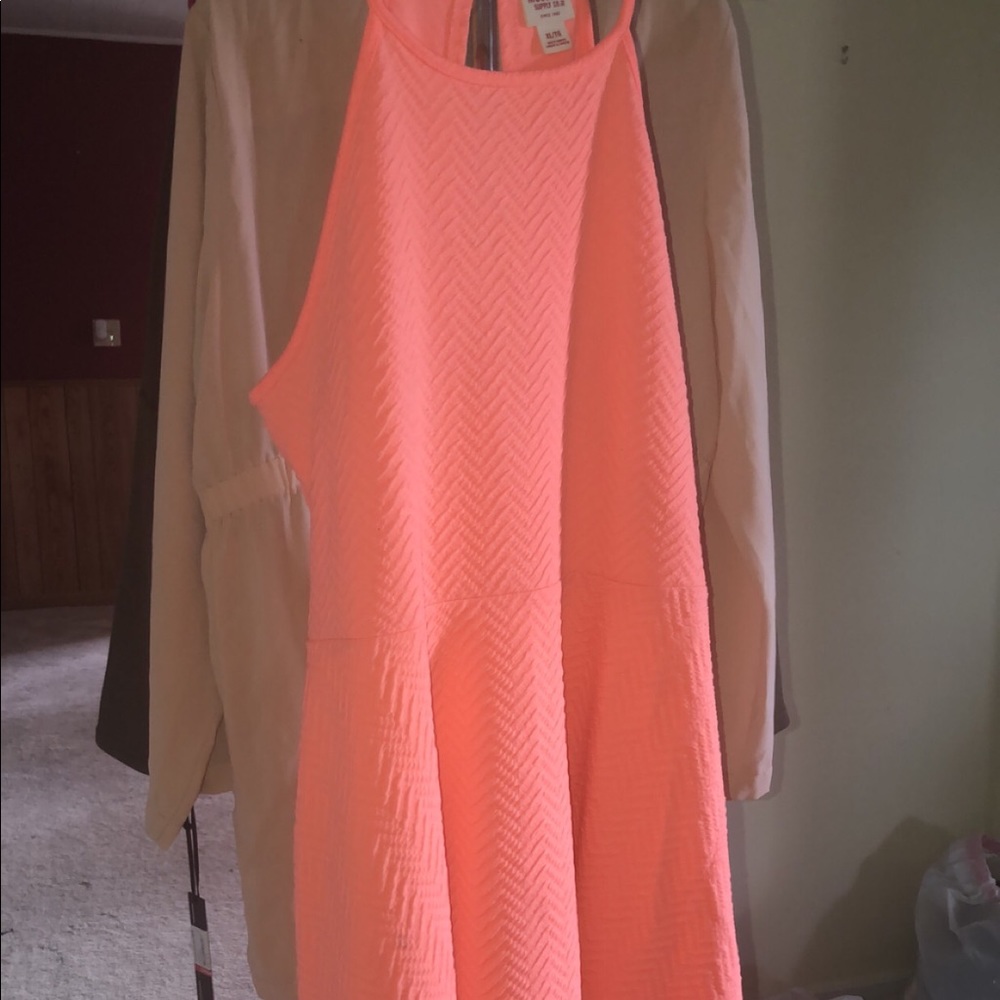 Sleeveless dress